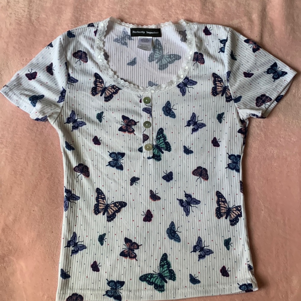 Butterfly tee